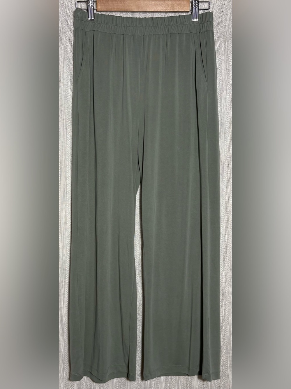 Hem & Thread light sage Green Wide-Leg Lounge Pants